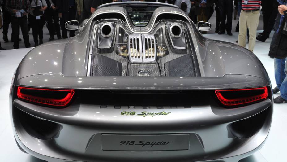 Porsche 918 Spyder | <a href="https://beta-develop.quatrorodas.abril.com.br/saloes/frankfurt/2013/porsche-918-spyder-752208.shtml" rel="migration">Leia mais</a>