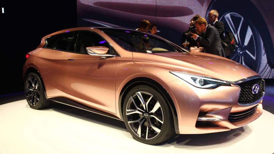 Infiniti Q30 concept | <a href="https://beta-develop.quatrorodas.abril.com.br/saloes/frankfurt/2013/infiniti-q30-concept-753091.shtml" rel="migration">Leia mais</a>