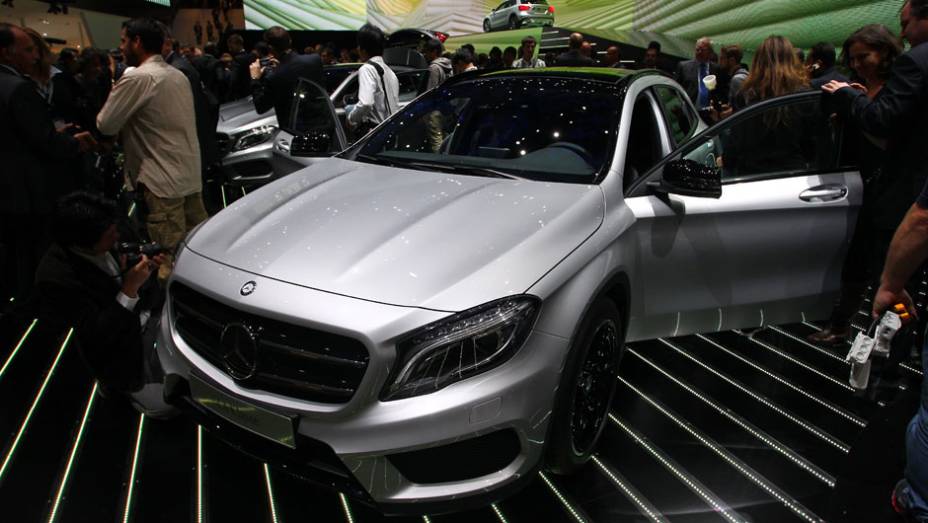 Mercedes-Benz GLA | <a href="https://beta-develop.quatrorodas.abril.com.br/saloes/frankfurt/2013/mercedes-benz-gla-752127.shtml" rel="migration">Leia mais</a>