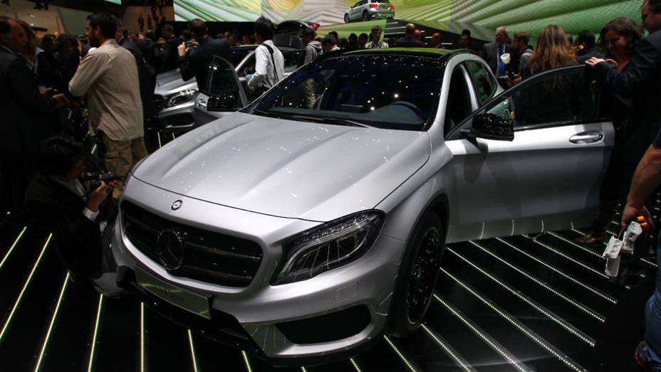 Mercedes-Benz GLA | <a href="https://beta-develop.quatrorodas.abril.com.br/saloes/frankfurt/2013/mercedes-benz-gla-752127.shtml" rel="migration">Leia mais</a> Mercedes-Benz GLA | <a href="https://beta-develop.quatrorodas.abril.com.br/saloes/frankfurt/2013/mercedes-benz-gla-752127.shtml" rel="migration">Leia mais</a>