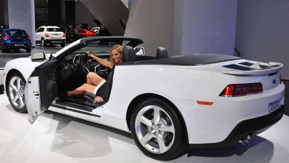 Veja as belas garotas do Sal&atilde;o de Frankfurt 2013 e confira os lan&ccedil;amentos | <a href="https://beta-develop.quatrorodas.abril.com.br/galerias/saloes/frankfurt/2013/direto-frankfurt-2013-1-753497.shtml" rel="migration">Direto de Frankfurt 2013 - parte 1</a> | <a href="https://quatrorodas" rel="migration"></a>