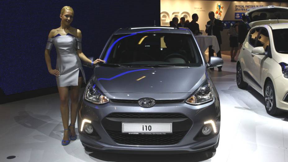 Veja as belas garotas do Sal&atilde;o de Frankfurt 2013 e confira os lan&ccedil;amentos | <a href="https://beta-develop.quatrorodas.abril.com.br/galerias/saloes/frankfurt/2013/direto-frankfurt-2013-1-753497.shtml" rel="migration">Direto de Frankfurt 2013 - parte 1</a> | <a href="https://quatrorodas" rel="migration"></a>