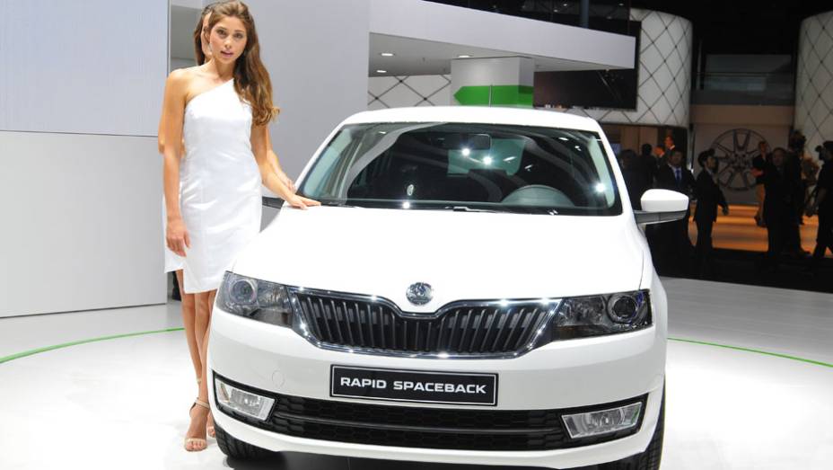 Veja as belas garotas do Sal&atilde;o de Frankfurt 2013 e confira os lan&ccedil;amentos | <a href="https://beta-develop.quatrorodas.abril.com.br/galerias/saloes/frankfurt/2013/direto-frankfurt-2013-1-753497.shtml" rel="migration">Direto de Frankfurt 2013 - parte 1</a> | <a href="https://quatrorodas" rel="migration"></a>