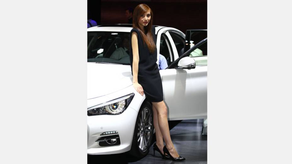 Veja as belas garotas do Sal&atilde;o de Frankfurt 2013 e confira os lan&ccedil;amentos | <a href="https://beta-develop.quatrorodas.abril.com.br/galerias/saloes/frankfurt/2013/direto-frankfurt-2013-1-753497.shtml" rel="migration">Direto de Frankfurt 2013 - parte 1</a> | <a href="https://quatrorodas" rel="migration"></a>