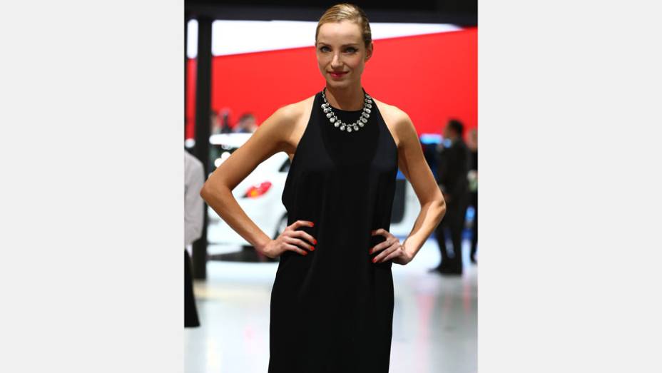 Veja as belas garotas do Sal&atilde;o de Frankfurt 2013 e confira os lan&ccedil;amentos | <a href="https://beta-develop.quatrorodas.abril.com.br/galerias/saloes/frankfurt/2013/direto-frankfurt-2013-1-753497.shtml" rel="migration">Direto de Frankfurt 2013 - parte 1</a> | <a href="https://quatrorodas" rel="migration"></a>