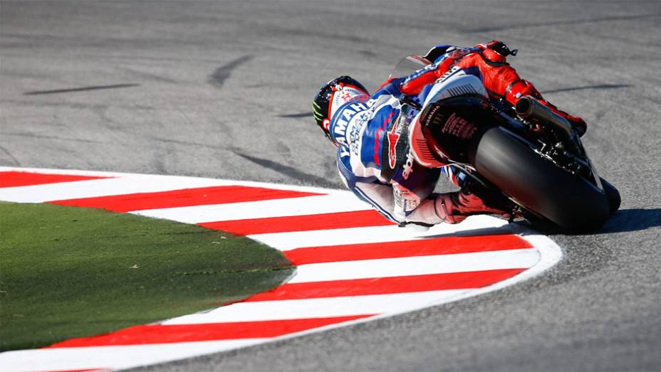 ... seguido pelo companheiro de equipe Jorge Lorenzo | <a href="https://beta-develop.quatrorodas.abril.com.br/moto/noticias/motogp-marquez-lidera-sexta-feira-misano-754019.shtml" rel="migration">Leia mais</a>