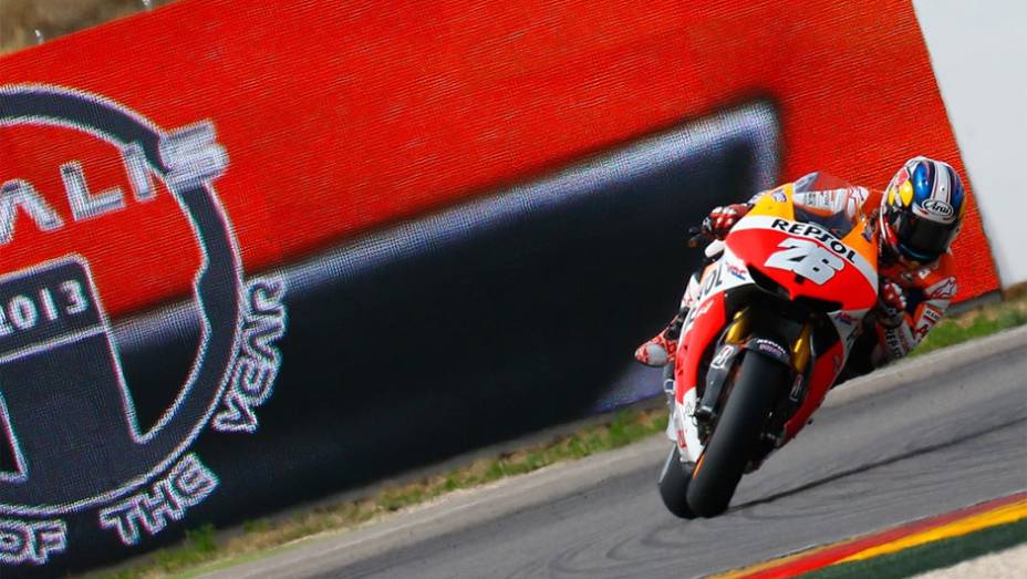 Dani Pedrosa foi o terceiro mais r&aacute;pido | <a href="https://beta-develop.quatrorodas.abril.com.br/moto/noticias/motogp-marquez-lidera-sexta-feira-aragon-755443.shtml" rel="migration">Leia mais</a>