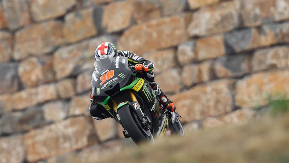 Bradley Smith foi o oitavo | <a href="https://beta-develop.quatrorodas.abril.com.br/moto/noticias/motogp-marquez-garante-pole-aragon-755537.shtml" rel="migration">Leia mais</a>