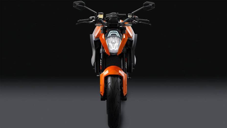 A motocicleta também possui acelerador eletrônico Keihin (ride-by-wire) e controle de tração | <a href="https://beta-develop.quatrorodas.abril.com.br/moto/noticias/ktm-revela-1290-super-duke-r-2014-755875.shtml" rel="migration">Leia mais</a>