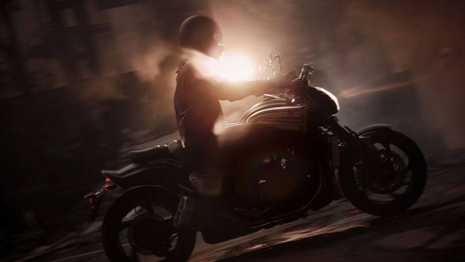 Com robustez e estilos únicos, ela conta com um motor V4 de quatro tempos e 1.679 cilindradas | <a href="https://beta-develop.quatrorodas.abril.com.br/moto/noticias/tmax-destaque-yamaha-salao-duas-rodas-756402.shtml" rel="migration">Leia mais</a>