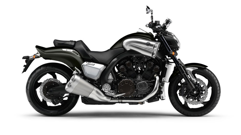 Moto pesa 310 kg, j&aacute; em ordem de marcha | <a href="https://beta-develop.quatrorodas.abril.com.br/moto/noticias/tmax-destaque-yamaha-salao-duas-rodas-756402.shtml" rel="migration">Leia mais</a>