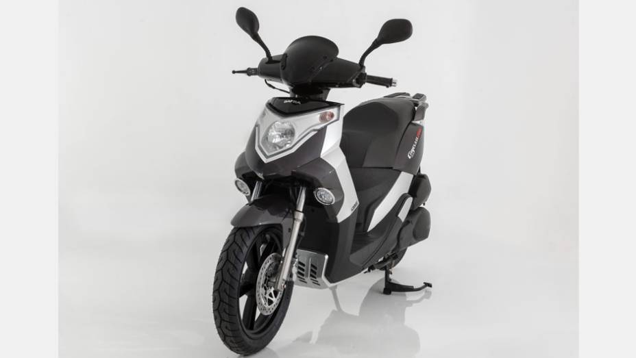 Com rodas aro 16", as maiores da categoria, o modelo possui freios a disco com FH-CBS (Full Hidraulic Combined Brake System) | <a href="https://beta-develop.quatrorodas.abril.com.br/moto/noticias/dafra-apresenta-novos-modelos-salao-duas-rodas-756438.shtml" rel="migration">Leia mais</a>