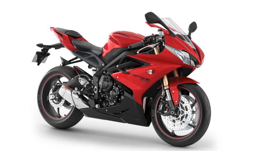 Depois de apresentar a Daytona 675R em maio de 2013, a Triumph revelou o preço da versão mais mansa da esportiva | <a href="https://beta-develop.quatrorodas.abril.com.br/moto/noticias/triumph-daytona-675-chega-r-41-900-781670.shtml" rel="migration">Leia mais</a>