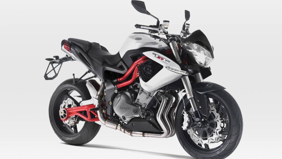 Benelli TNT 899 custará R$ 38.990,00 | <a href="https://beta-develop.quatrorodas.abril.com.br/moto/noticias/benelli-faz-estreia-brasil-lancamento-sete-modelos-756802.shtml" rel="migration">Leia mais</a>