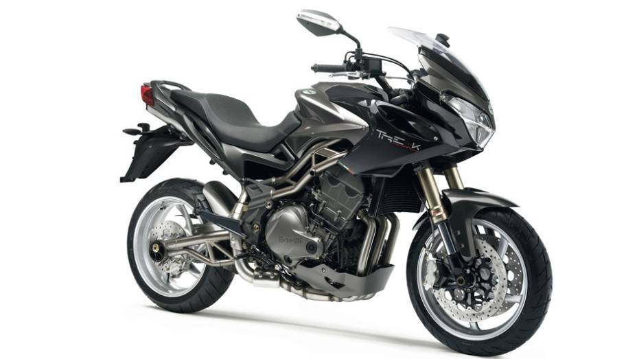 Benelli TRE K 1130 custará R$ 52.890,00 | <a href="https://beta-develop.quatrorodas.abril.com.br/moto/noticias/benelli-faz-estreia-brasil-lancamento-sete-modelos-756802.shtml" rel="migration">Leia mais</a>