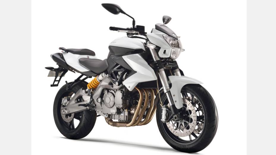 Benelli BN 600 será o modelo de entrada, custando R$ 24.690,00 | <a href="https://beta-develop.quatrorodas.abril.com.br/moto/noticias/benelli-faz-estreia-brasil-lancamento-sete-modelos-756802.shtml" rel="migration">Leia mais</a>