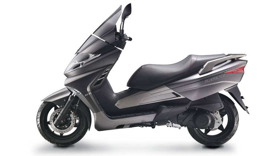 Keeway Silverblade 250i | <a href="https://beta-develop.quatrorodas.abril.com.br/moto/noticias/keeway-chega-ao-brasil-oito-modelos-756823.shtml" rel="migration">Leia mais</a> Keeway Silverblade 250i | <a href="https://beta-develop.quatrorodas.abril.com.br/moto/noticias/keeway-chega-ao-brasil-oito-modelos-756823.shtml" rel="migration">Leia mais</a>