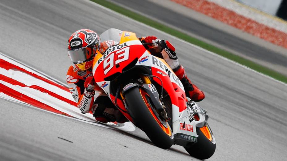 Marc Márquez conquista pole na Malásia, quarta consecutiva e oitava na temporada | <a href="https://beta-develop.quatrorodas.abril.com.br/moto/noticias/motogp-marquez-conquista-pole-malasia-756881.shtml" rel="migration">Leia mais</a>