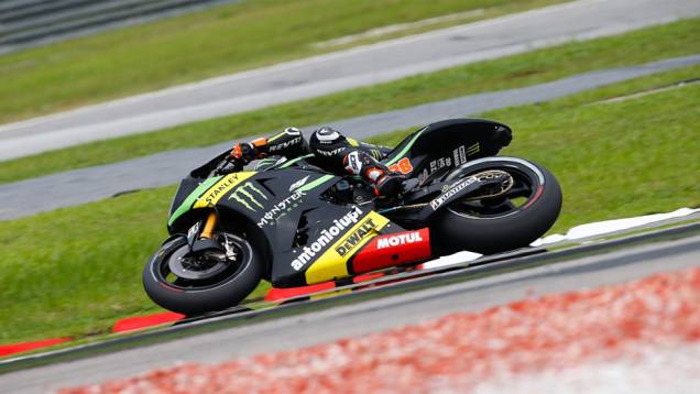 Bradley Smith abre a terceira fila, em sétimo | <a href="https://beta-develop.quatrorodas.abril.com.br/moto/noticias/motogp-marquez-conquista-pole-malasia-756881.shtml" rel="migration">Leia mais</a> Bradley Smith abre a terceira fila, em sétimo | <a href="https://beta-develop.quatrorodas.abril.com.br/moto/noticias/motogp-marquez-conquista-pole-malasia-756881.shtml" rel="migration">Leia mais</a>
