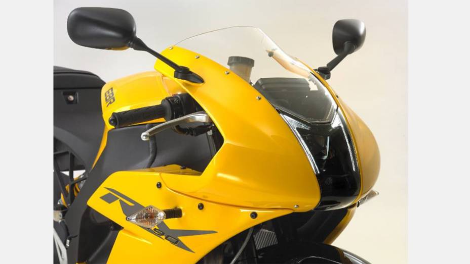 ... e 13,97 mkgf de torque | <a href="https://beta-develop.quatrorodas.abril.com.br/moto/noticias/erik-buell-racing-apresenta-nova-1190rx-757464.shtml" rel="migration">Leia mais</a>