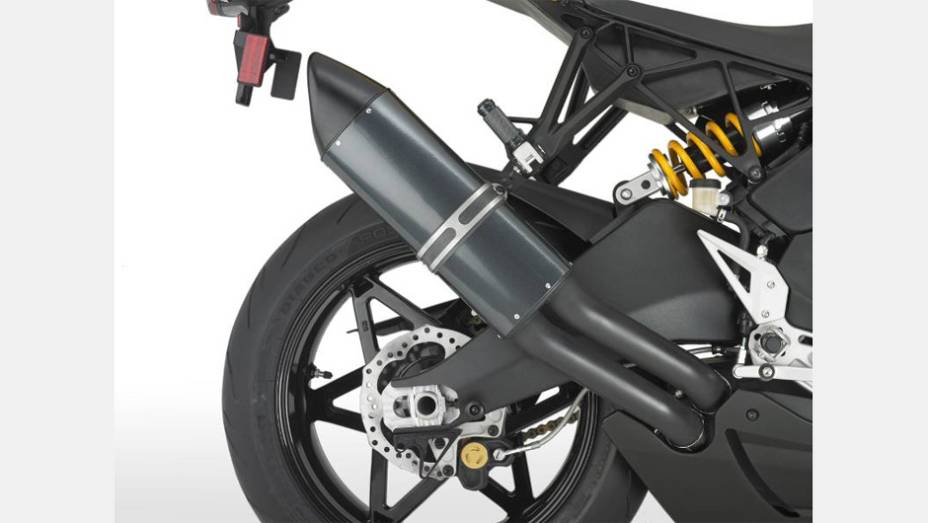 Detalhe do escapamento | <a href="https://beta-develop.quatrorodas.abril.com.br/moto/noticias/erik-buell-racing-apresenta-nova-1190rx-757464.shtml" rel="migration">Leia mais</a>