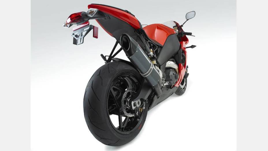 A Erik Buell Racing 1190RX custa 18.995 dólares nos Estados Unido | <a href="https://beta-develop.quatrorodas.abril.com.br/moto/noticias/erik-buell-racing-apresenta-nova-1190rx-757464.shtml" rel="migration">Leia mais</a>