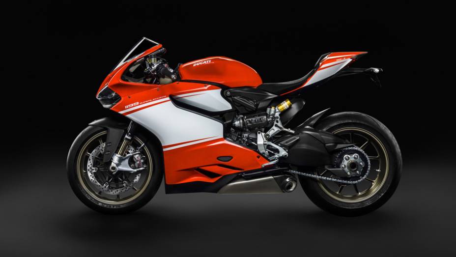 Motor de 1198 cc Superquadro entrega uma pot&ecirc;ncia que supera os 200 cavalos a 11.500 rpm... | <a href="https://beta-develop.quatrorodas.abril.com.br/moto/noticias/ducati-revela-nova-1199-superleggera-757832.shtml" rel="migration">Leia mais</a>