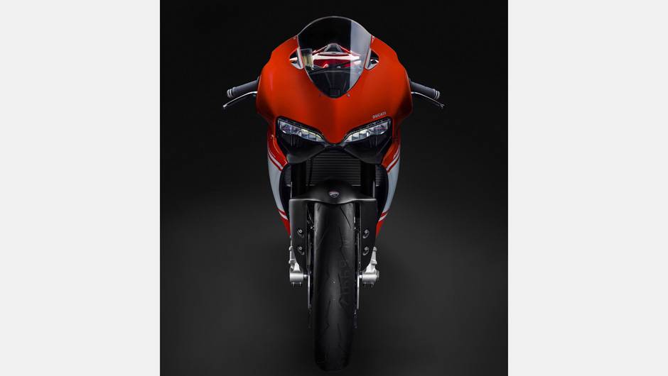 ... e um torque m&aacute;ximo de 13,66 mkgf | <a href="https://beta-develop.quatrorodas.abril.com.br/moto/noticias/ducati-revela-nova-1199-superleggera-757832.shtml" rel="migration">Leia mais</a>
