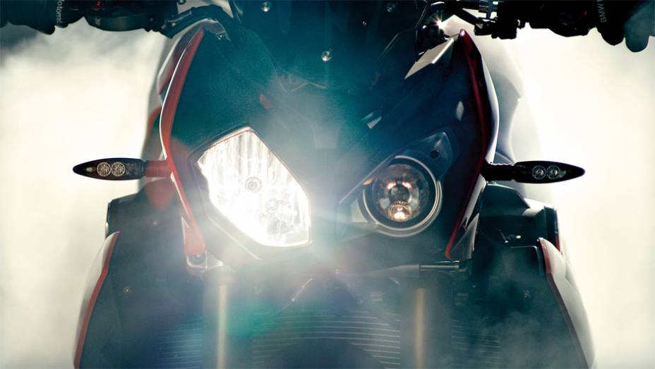 Informa&ccedil;&otilde;es sobre pre&ccedil;o e data de chegada n&atilde;o foram divulgadas | <a href="https://beta-develop.quatrorodas.abril.com.br/moto/noticias/bmw-lanca-naked-s-1000-r-2014-759362.shtml" rel="migration">Leia mais</a>