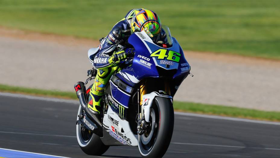 Valentino Rossi foi o quinto melhor nesta sexta-feira (8) | <a href="https://beta-develop.quatrorodas.abril.com.br/moto/noticias/motogp-marquez-mais-rapido-valencia-nesta-sexta-759752.shtml" rel="migration">Leia mais</a>