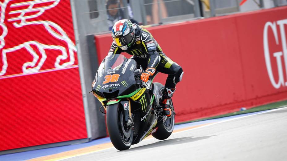 Smith ficou com o oitavo melhor tempo em Val&ecirc;ncia | <a href="https://beta-develop.quatrorodas.abril.com.br/moto/noticias/motogp-marquez-mais-rapido-valencia-nesta-sexta-759752.shtml" rel="migration">Leia mais</a>