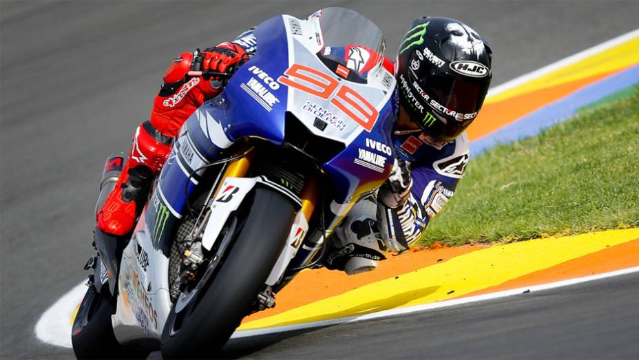 Mesmo com problemas, Lorenzo conseguiu o segundo melhor tempo | <a href="https://beta-develop.quatrorodas.abril.com.br/moto/noticias/motogp-marquez-largara-pole-valencia-759861.shtml" rel="migration">Leia mais</a>