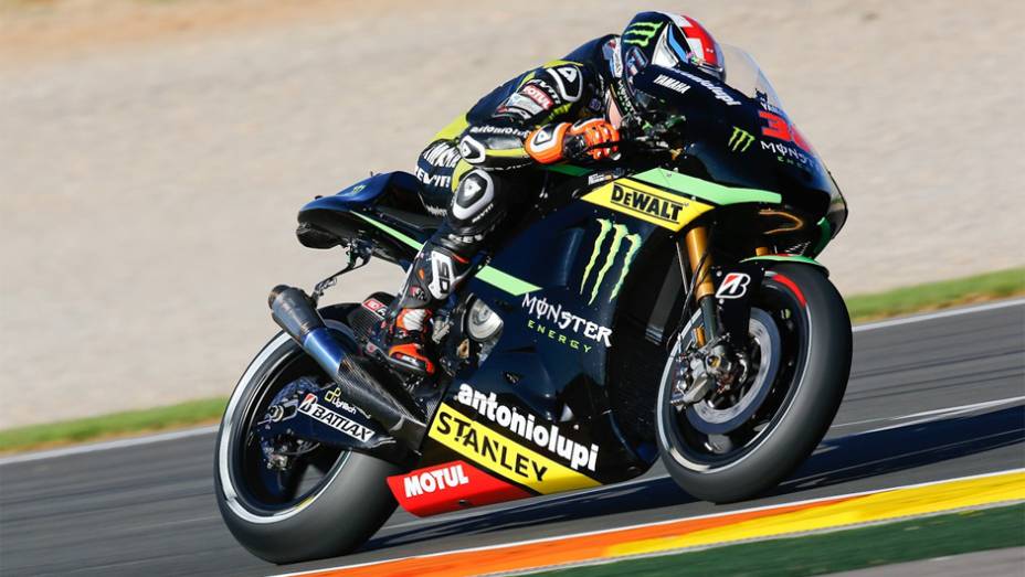 Smith foi o sexto melhor neste sábado (9) | <a href="https://beta-develop.quatrorodas.abril.com.br/moto/noticias/motogp-marquez-largara-pole-valencia-759861.shtml" rel="migration">Leia mais</a>