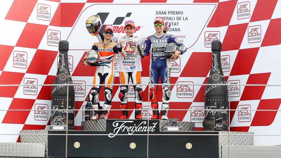 Marc M&aacute;rquez terminou a Temporada 2013 da MotoGP com 334 pontos, 4 a mais que Lorenzo e 34 a mais que Pedrosa | <a href="https://beta-develop.quatrorodas.abril.com.br/moto/noticias/lorenzo-vence-nao-impede-titulo-marquez-759873.shtml" rel="migration"></a>