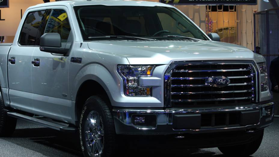 Ford F-150 | <a href="https://beta-develop.quatrorodas.abril.com.br/noticias/saloes/detroit-2014/ford-exibe-nova-f-150-769415.shtml" rel="migration">Leia mais</a> Ford F-150 | <a href="https://beta-develop.quatrorodas.abril.com.br/noticias/saloes/detroit-2014/ford-exibe-nova-f-150-769415.shtml" rel="migration">Leia mais</a>