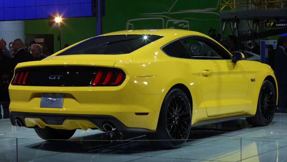 Ford Mustang GT | <a href="https://beta-develop.quatrorodas.abril.com.br/noticias/saloes/detroit-2014" rel="migration">Tudo sobre o Salão!</a>