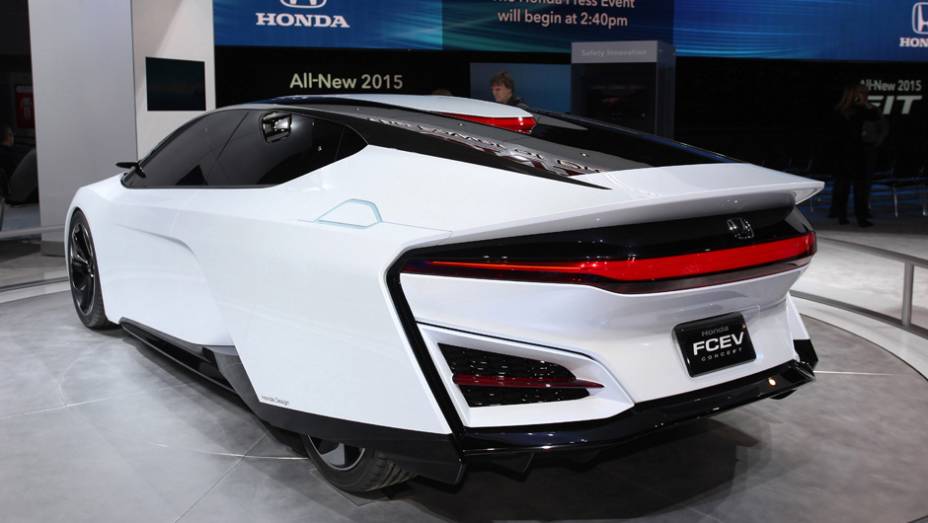 Honda FCEV concept | <a href="https://beta-develop.quatrorodas.abril.com.br/noticias/saloes/detroit-2014" rel="migration">Tudo sobre o Sal&atilde;o!</a>
