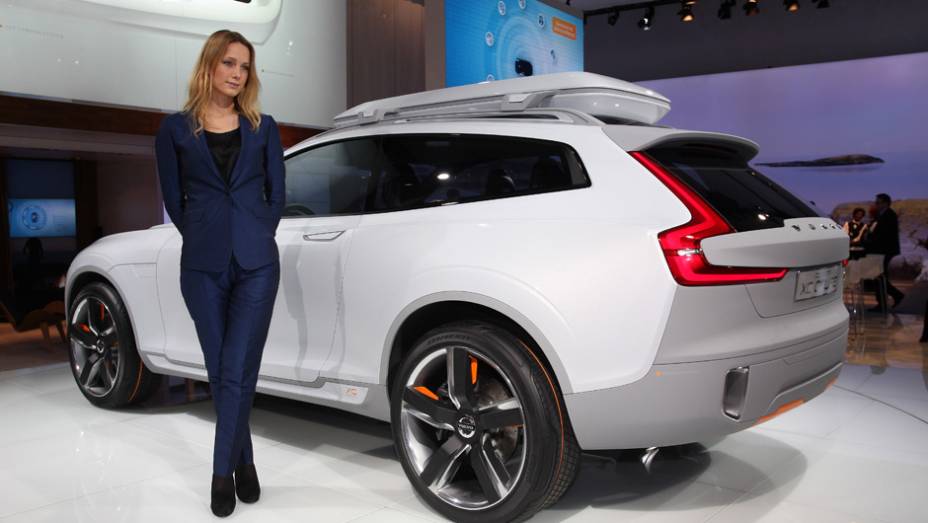 Volvo XC concept | <a href="https://beta-develop.quatrorodas.abril.com.br/noticias/saloes/detroit-2014/volvo-revelara-concept-xc-coupe-detroit-767556.shtml" rel="migration">Leia mais</a>