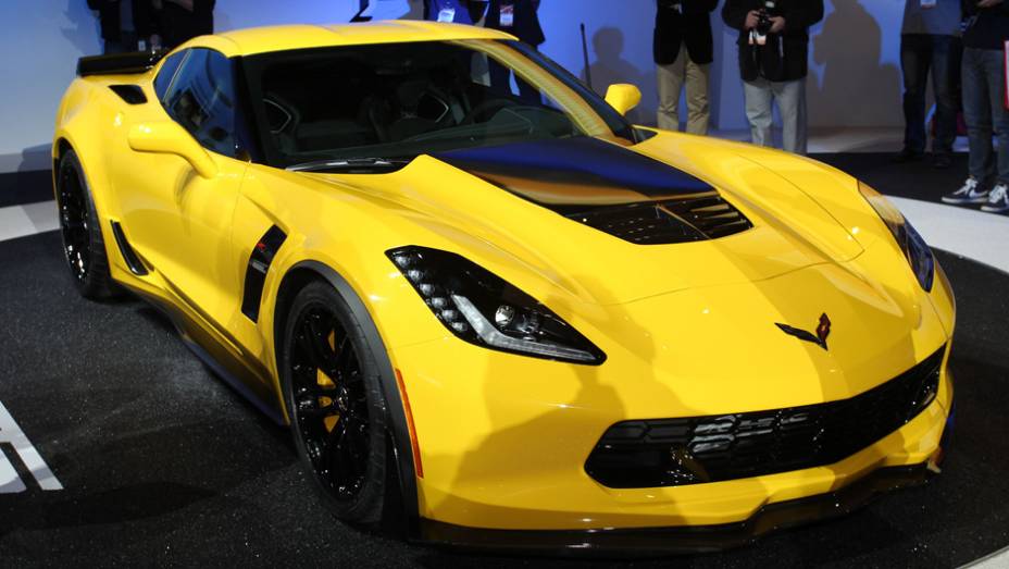 Chevrolet Corvette Z06 | <a href="https://beta-develop.quatrorodas.abril.com.br/noticias/saloes/detroit-2014/gm-oficializa-chevrolet-corvette-z06-2015-769655.shtml" rel="migration">Leia mais</a>