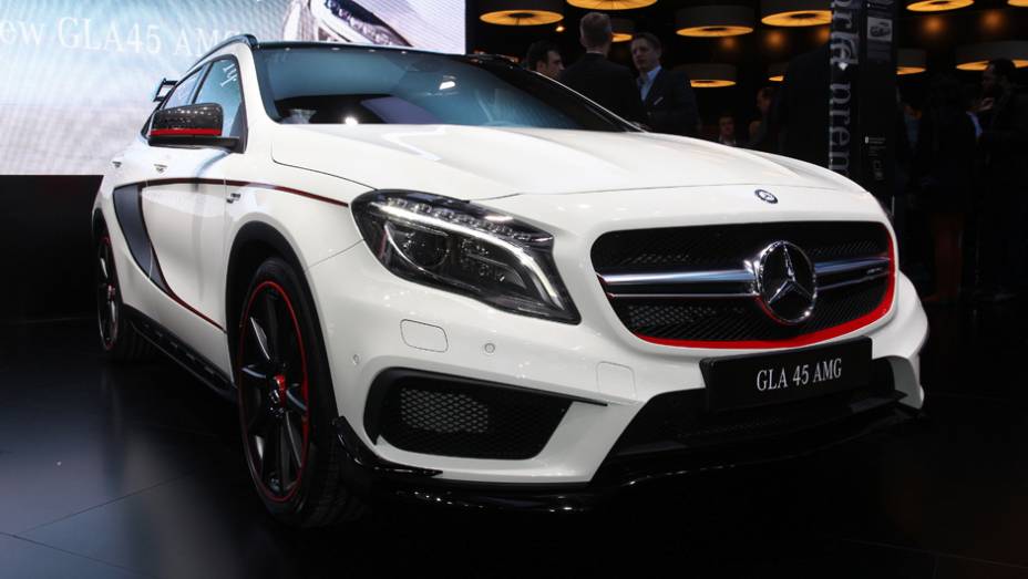 Mercedes-Benz GLA 45 AMG | <a href="https://beta-develop.quatrorodas.abril.com.br/noticias/saloes/detroit-2014/mercedes-benz-revela-gla-amg-766617.shtml" rel="migration">Leia mais</a>