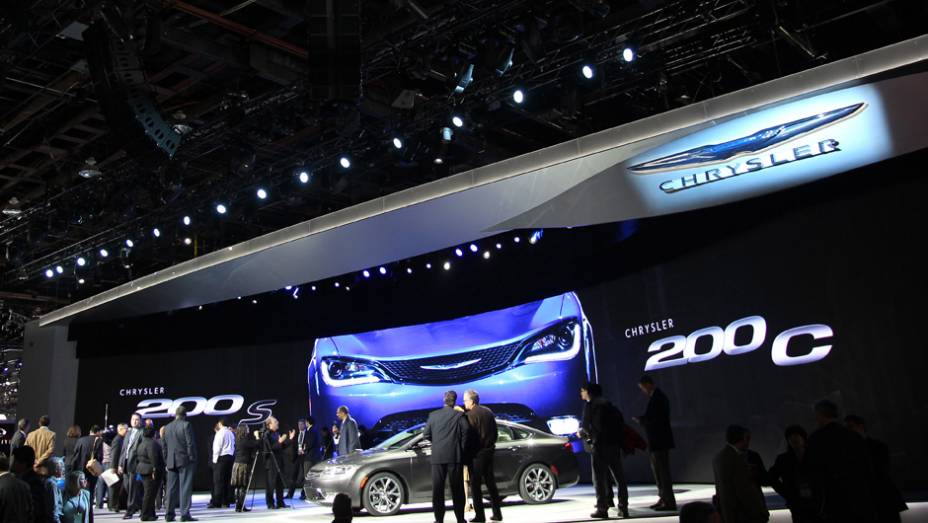 Estande da Chrysler | <a href="https://beta-develop.quatrorodas.abril.com.br/noticias/saloes/detroit-2014" rel="migration">Tudo sobre o Sal&atilde;o de Detroit!</a>