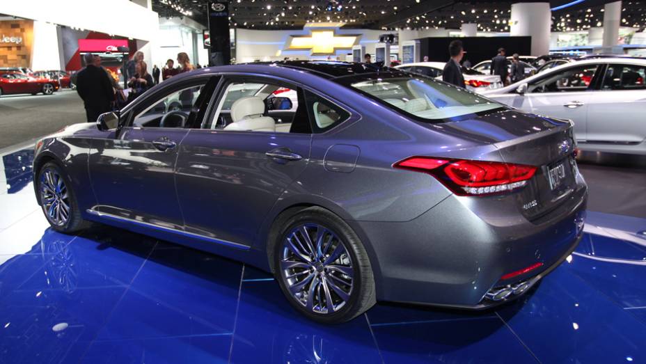 Hyundai Genesis | <a href="https://beta-develop.quatrorodas.abril.com.br/noticias/saloes/detroit-2014/hyundai-apresenta-renovado-genesis-761395.shtml" rel="migration">Leia Mais</a>