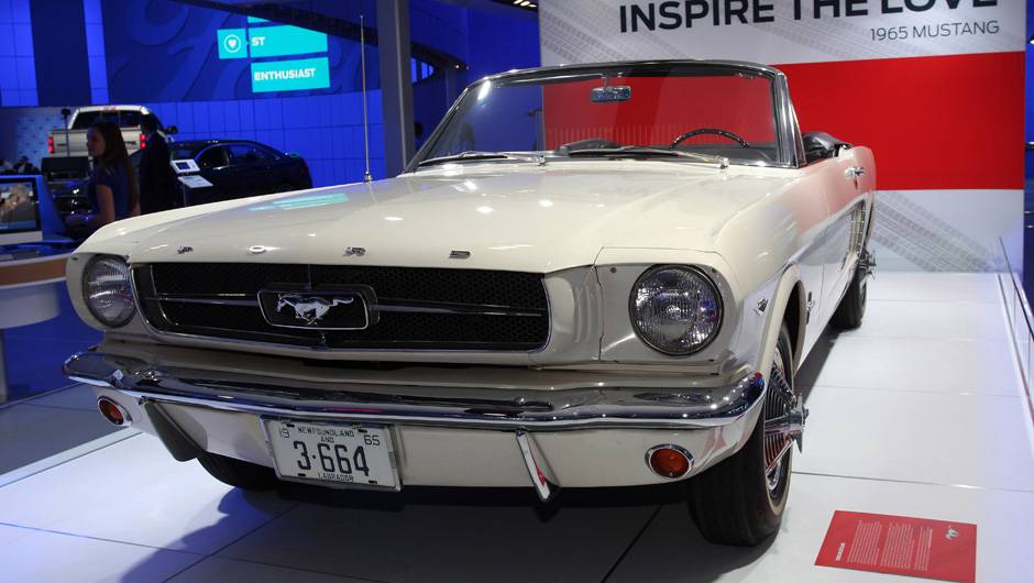 Ford Mustang 1965 | <a href="https://beta-develop.quatrorodas.abril.com.br/noticias/saloes/detroit-2014" rel="migration">Tudo sobre o Sal&atilde;o de Detroit!</a>