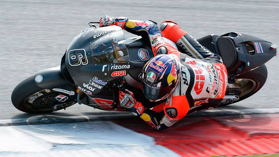 O alem&atilde;o Stefan Bradl foi o sexto melhor nesta ter&ccedil;a-feira | <a href="https://beta-develop.quatrorodas.abril.com.br/moto/noticias/motogp-marquez-lidera-primeiro-dia-testes-sepang-772341.shtml" rel="migration">Leia mais</a>