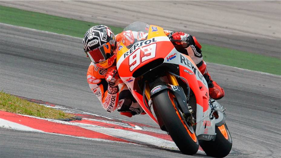 Marc Márquez foi o mais rápido no segundo dia de testes em Sepang com o tempo de 1:59.926 | <a href="https://beta-develop.quatrorodas.abril.com.br/moto/noticias/motogp-marquez-domina-sepang-dia-772483.shtml" rel="migration">Leia mais</a>