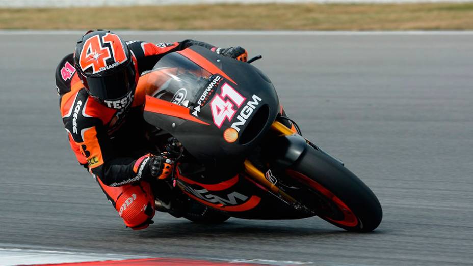 Com desempenho surpreendente, Aleix Espargaró ficou com o quarto lugar | <a href="https://beta-develop.quatrorodas.abril.com.br/moto/noticias/motogp-marc-marquez-insuperavel-malasia-772574.shtml" rel="migration">Leia mais</a> Com desempenho surpreendente, Aleix Espargaró ficou com o quarto lugar | <a href="https://beta-develop.quatrorodas.abril.com.br/moto/noticias/motogp-marc-marquez-insuperavel-malasia-772574.shtml" rel="migration">Leia mais</a>