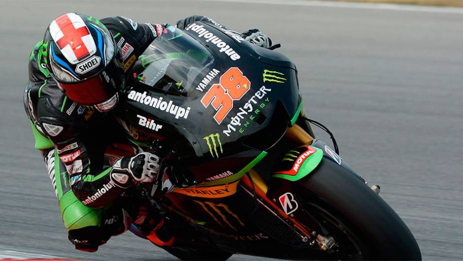 Bradley Smith foi o oitavo melhor | <a href="https://beta-develop.quatrorodas.abril.com.br/moto/noticias/motogp-marc-marquez-insuperavel-malasia-772574.shtml" rel="migration">Leia mais</a>