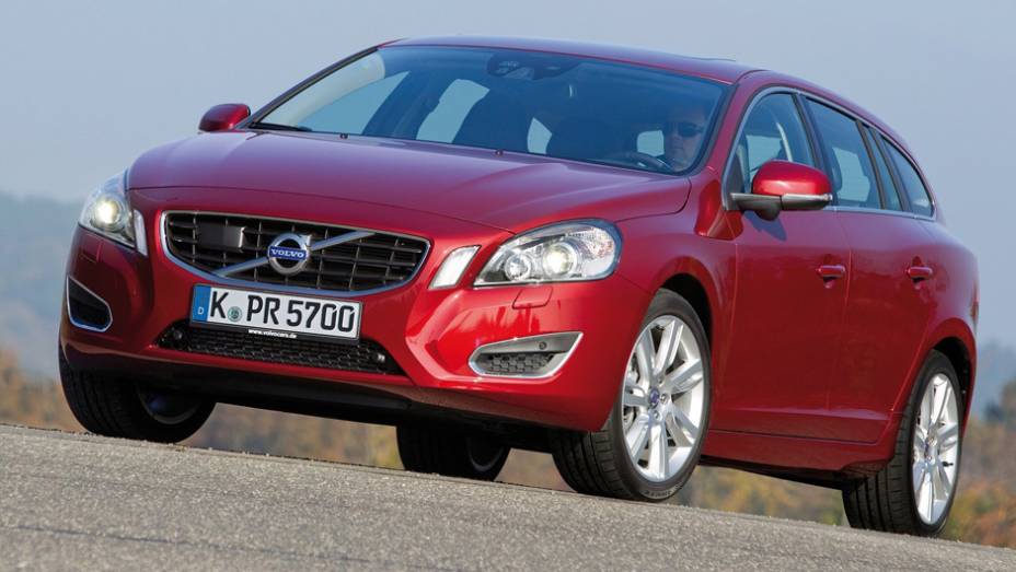 Volvo - 152 PP100 | <a href="https://beta-develop.quatrorodas.abril.com.br/noticias/fabricantes/estudo-mostra-problemas-carros-novos-aumentou-773266.shtml" rel="migration">Leia mais</a>
