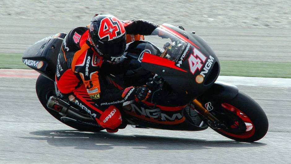 Aleix Espargar&oacute; foi o dono do quarto melhor tempo nesta sexta (28) | <a href="https://beta-develop.quatrorodas.abril.com.br/moto/noticias/motogp-rossi-pedrosa-sao-mais-rapidos-sepang-775026.shtml" rel="migration">Leia mais</a>