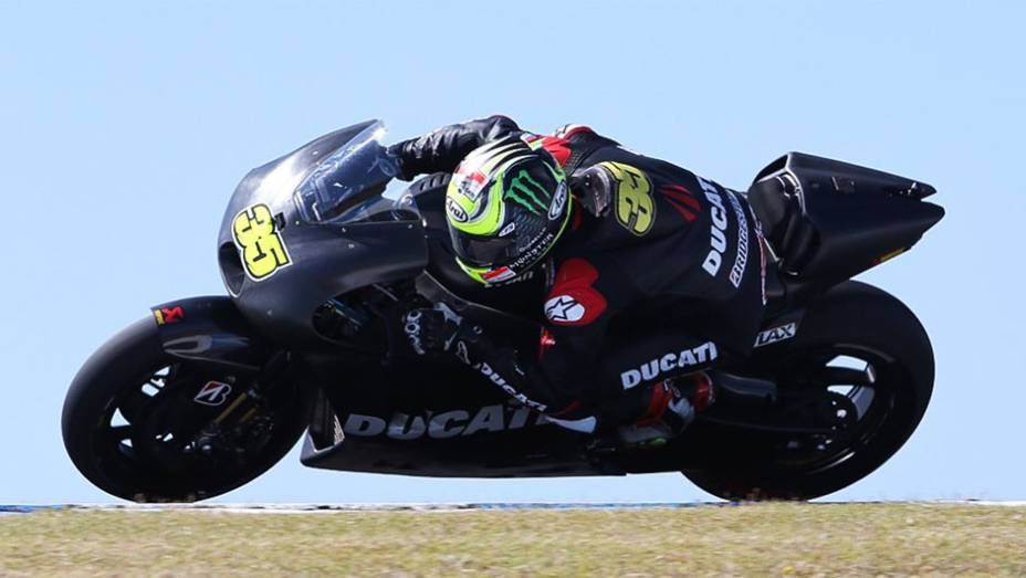 Cal Crutchlow foi o quinto nesta terça-feira (4) | <a href="https://beta-develop.quatrorodas.abril.com.br/moto/noticias/motogp-lorenzo-domina-dia-australia-775379.shtml" rel="migration">Leia mais</a>